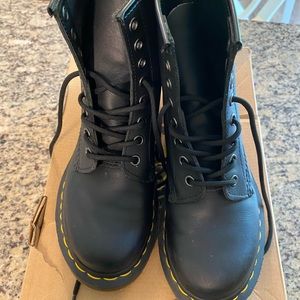 Like New Ladies Dr Martens Black Boots Size 5